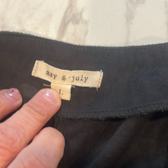 May & July suede like skirt with fringe - Picture 2 of 5